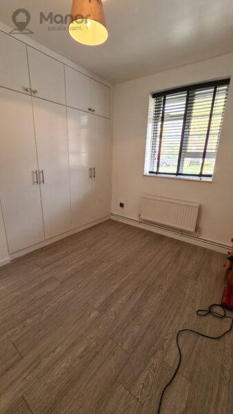 Flat 8, Barclay House, Well Street, London