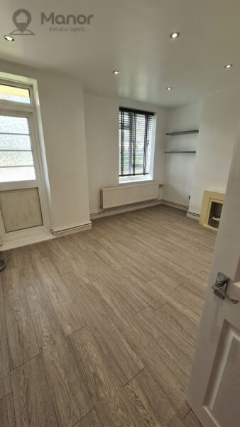 Flat 8, Barclay House, Well Street, London