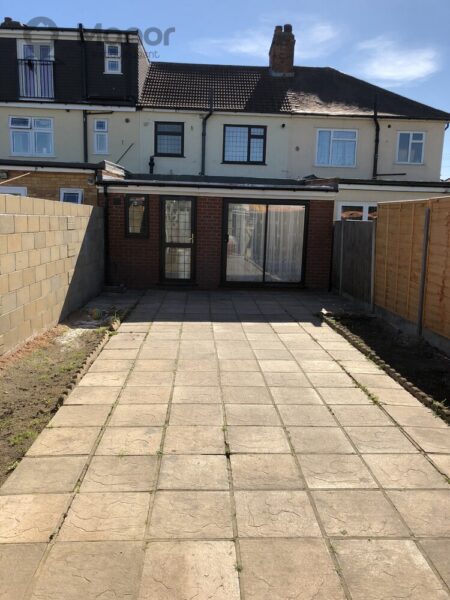 Lamberhurst Road, Dagenham, RM8 1PS