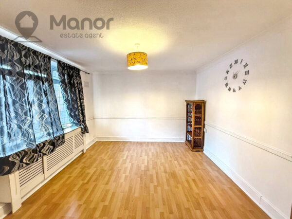 Barnstaple Road, Romford, RM3 7TH