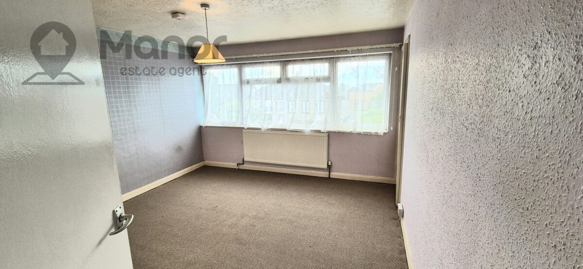 The Coppins, Chadwell Avenue, Romford, RM6 4QL