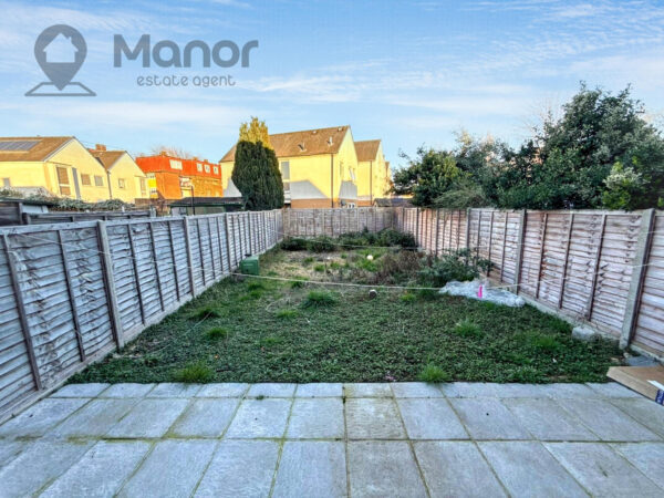 Glenmore Way, Barking, IG11 0LY