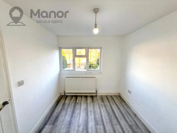 Glenmore Way, Barking, IG11 0LY