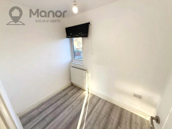 Glenmore Way, Barking, IG11 0LY