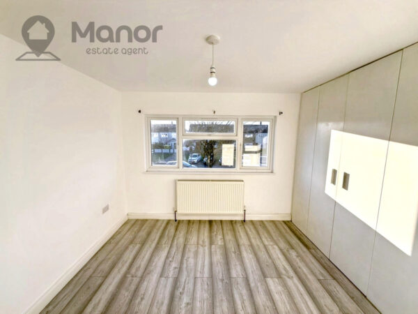 Glenmore Way, Barking, IG11 0LY