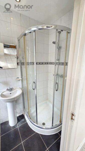 Reigate Road, Seven Kings, IG3 9HD