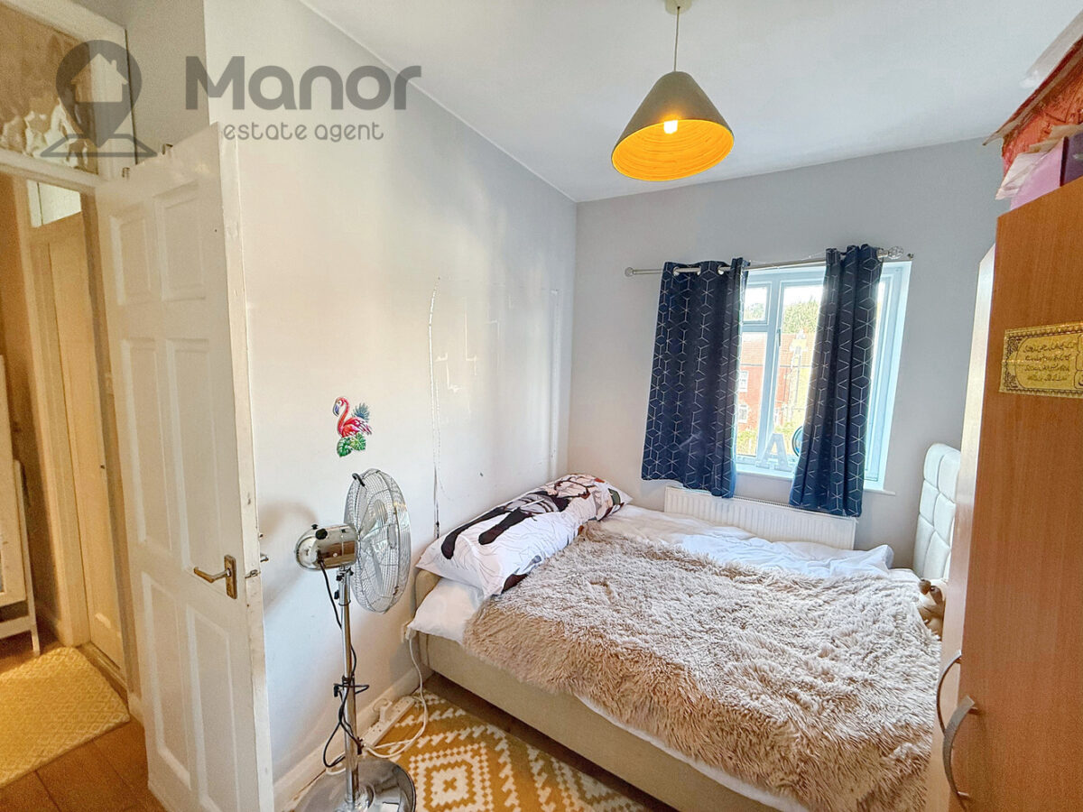 Dersingham Avenue, Manor Park, E12 6HP