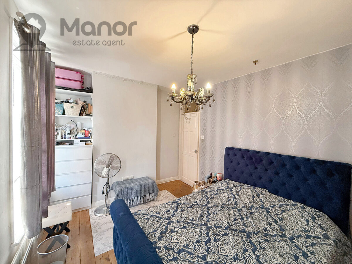 Dersingham Avenue, Manor Park, E12 6HP