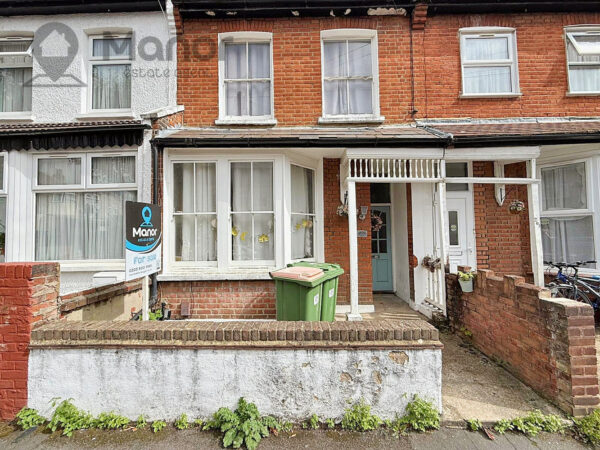 Dersingham Avenue, Manor Park, E12 6HP
