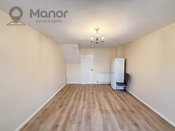 Putney Gardens, Chadwell Heath, RM6 4FF