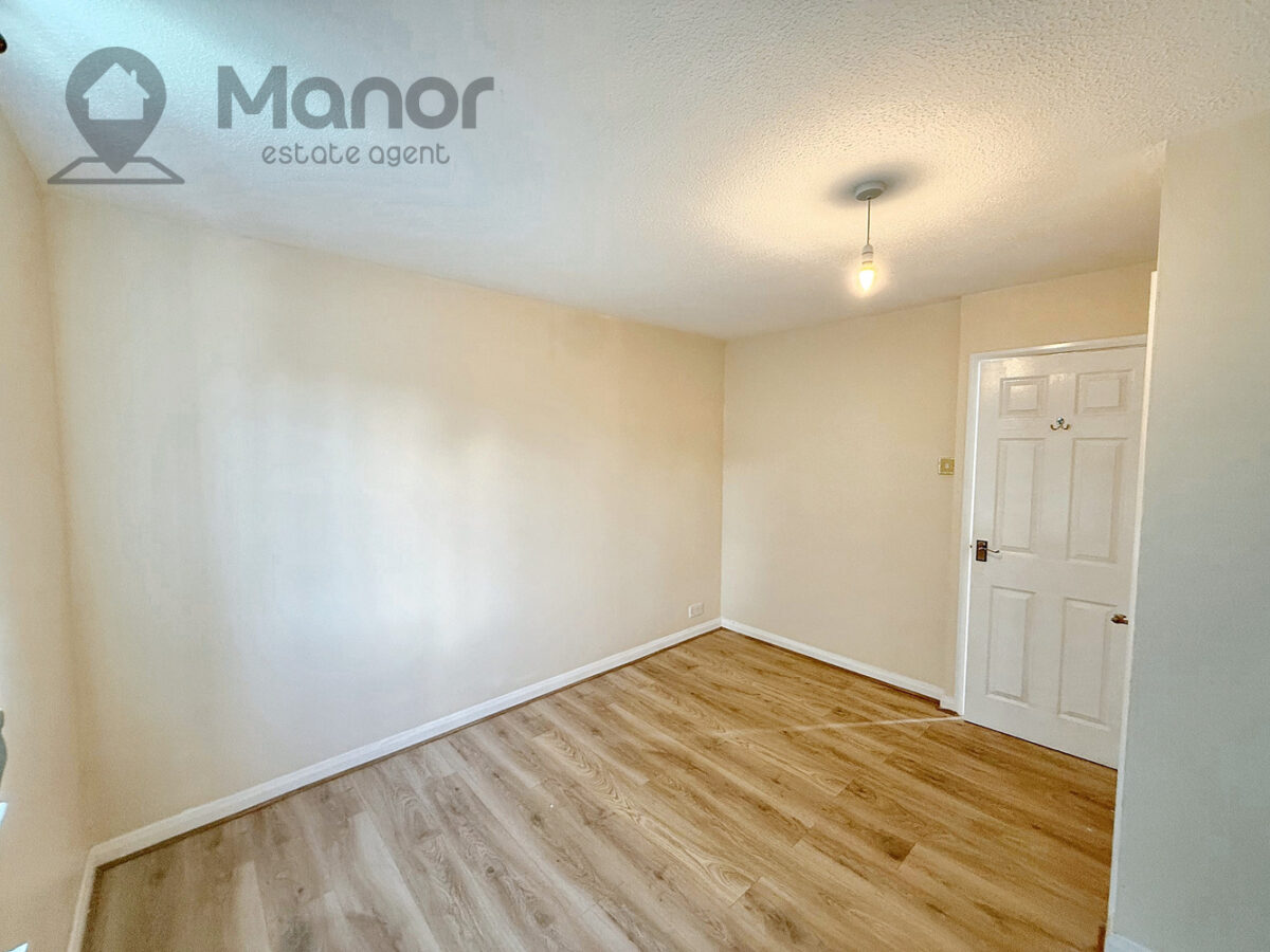 Putney Gardens, Chadwell Heath, RM6 4FF