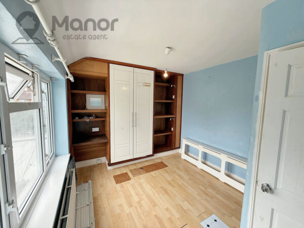 Amesbury Road, Dagenham, RM9 6AA