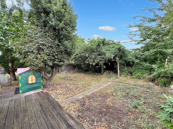 Amesbury Road, Dagenham, RM9 6AA