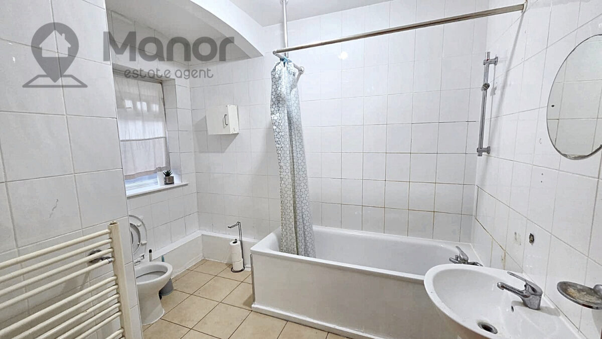 Bushgrove Road, Dagenham, RM8 3SL