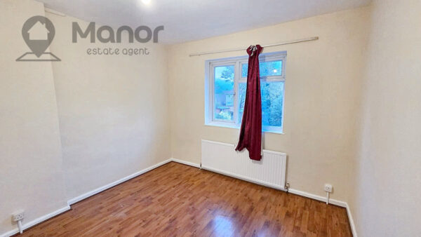 Bushgrove Road, Dagenham, RM8 3SL