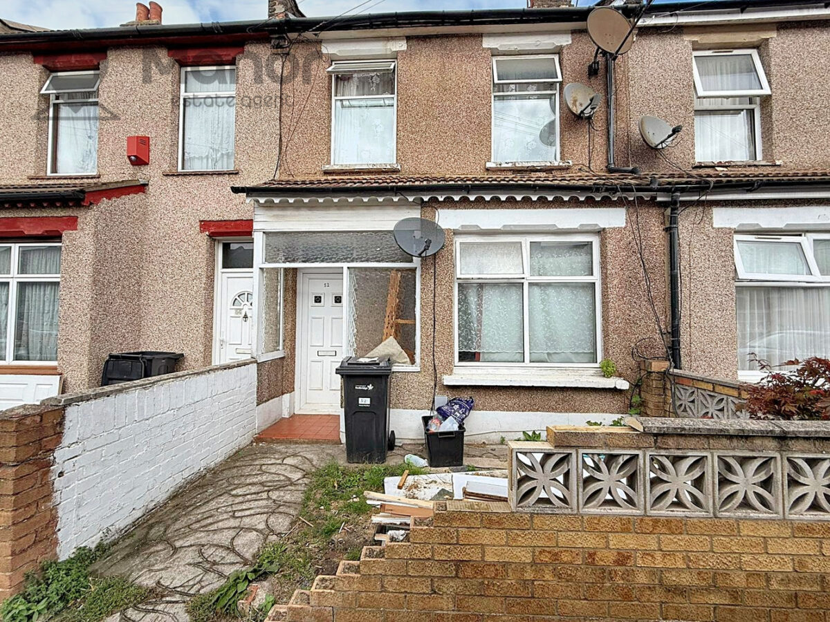 Roman Road, Ilford, IG1 2PA