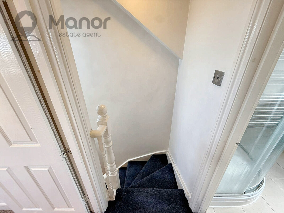 Stradbroke Grove, Clayhall, IG5 0DH