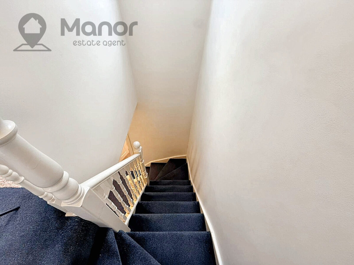 Stradbroke Grove, Clayhall, IG5 0DH