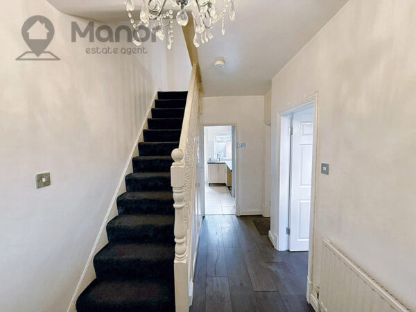 Stradbroke Grove, Clayhall, IG5 0DH