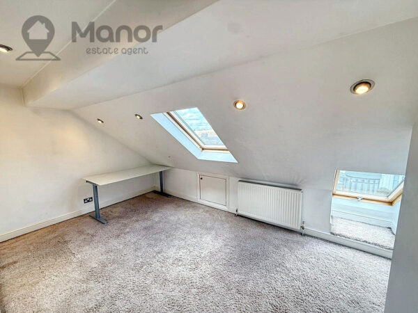 Stradbroke Grove, Clayhall, IG5 0DH