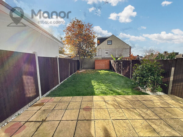 Stradbroke Grove, Clayhall, IG5 0DH