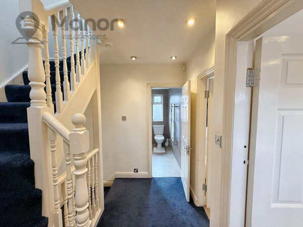 Stradbroke Grove, Clayhall, IG5 0DH