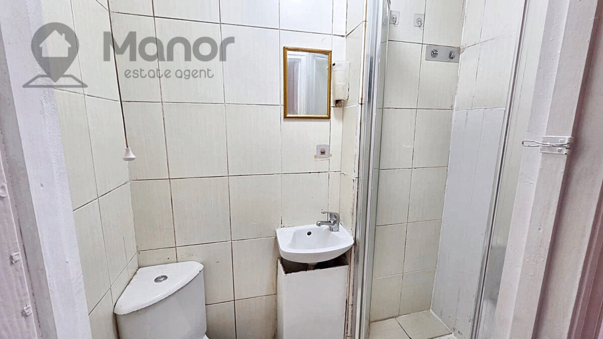 Burges Road, East ham, E6 2BH