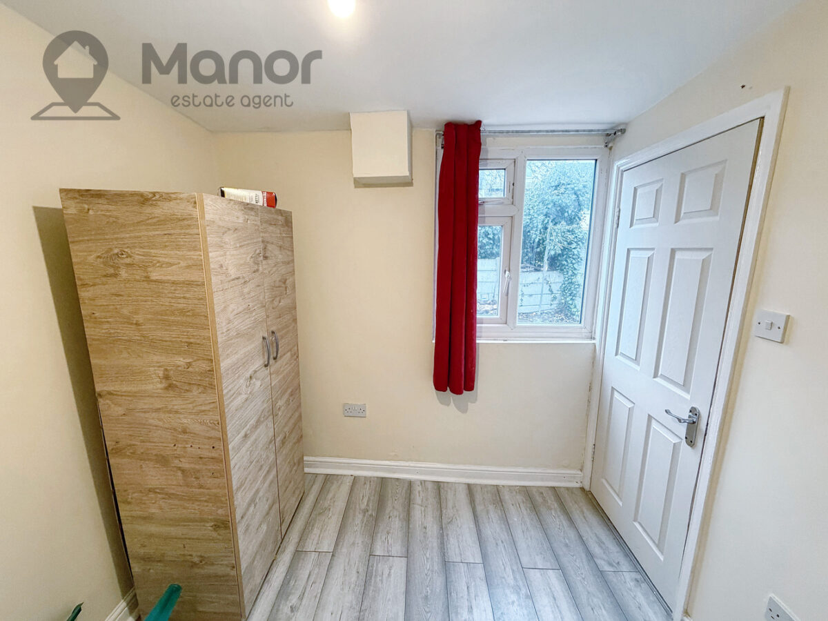 Burges Road, East ham, E6 2BH