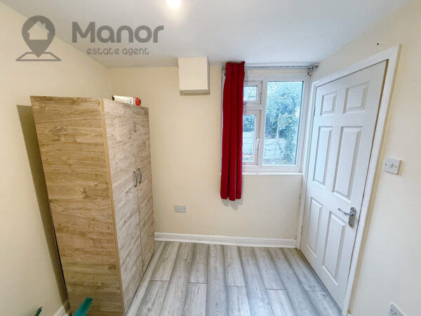 Burges Road, East ham, E6 2BH