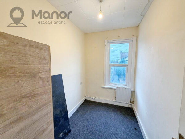 Burges Road, East ham, E6 2BH