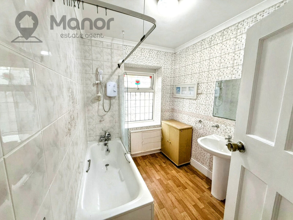 Hillview Crescent, Ilford, IG1 3QD