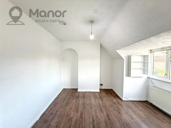 Comyns Road, Dagenham, RM9 6PB