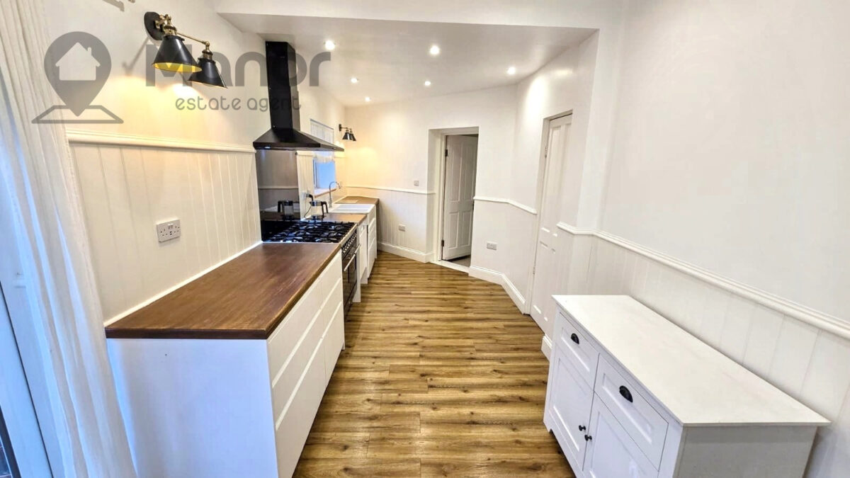 Essex Road, Manor Park, E12 6QR