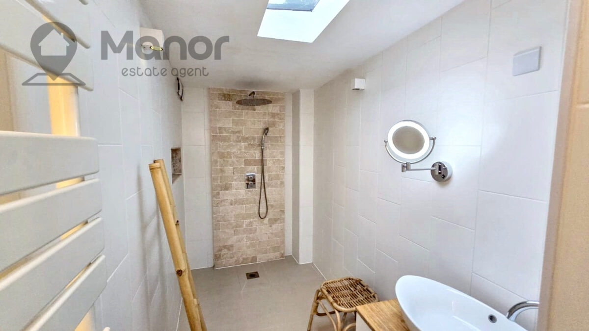 Essex Road, Manor Park, E12 6QR