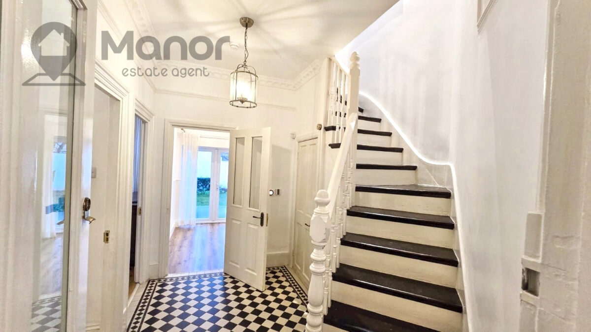 Essex Road, Manor Park, E12 6QR