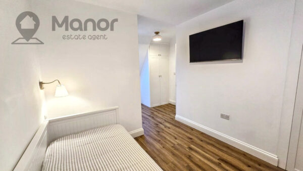 Essex Road, Manor Park, E12 6QR