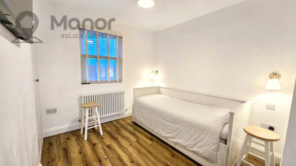 Essex Road, Manor Park, E12 6QR