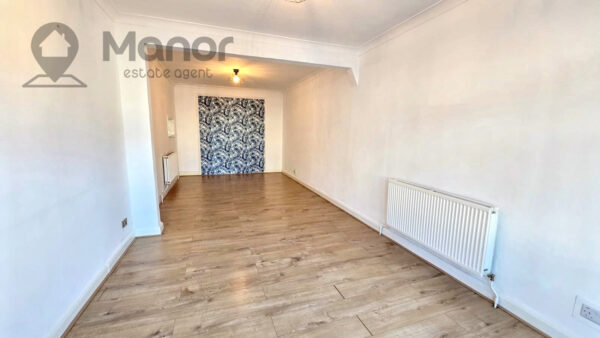 Rushden Gardens, Clayhall, IG5 0BN