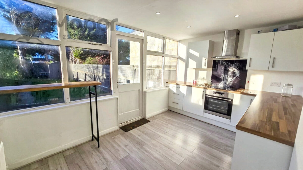 Rushden Gardens, Clayhall, IG5 0BN