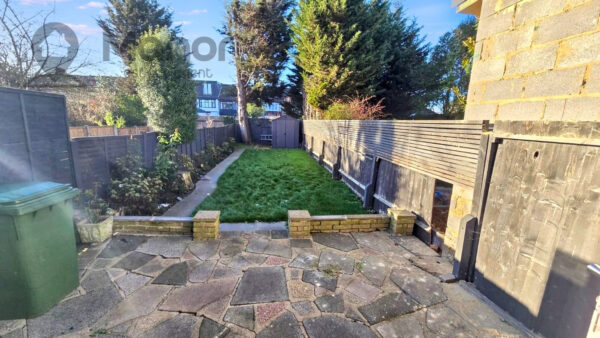 Rushden Gardens, Clayhall, IG5 0BN