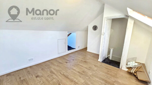 Rushden Gardens, Clayhall, IG5 0BN