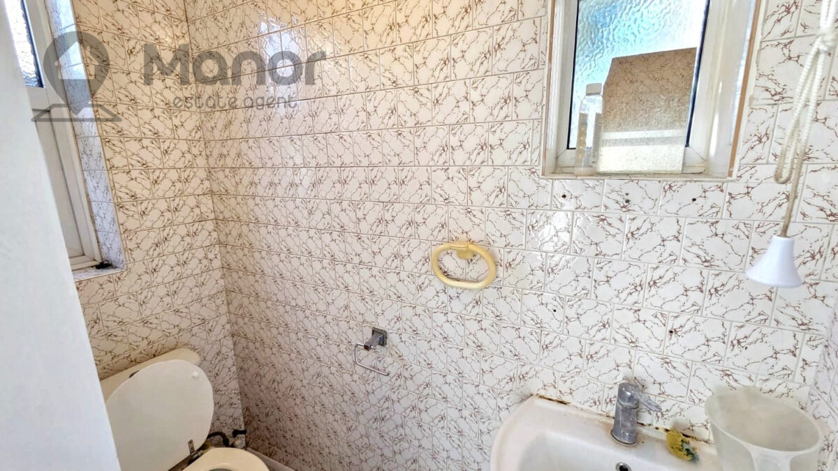 Sussex Close, Ilford, IG4 5DP