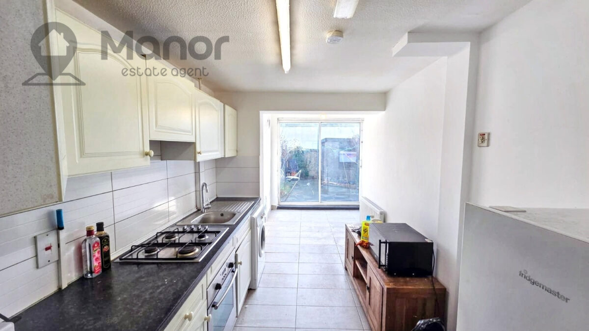 Sussex Close, Ilford, IG4 5DP