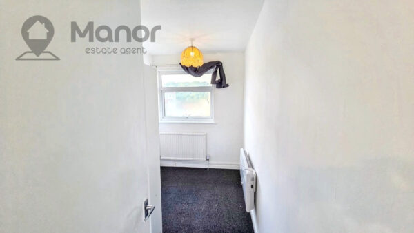 Sussex Close, Ilford, IG4 5DP