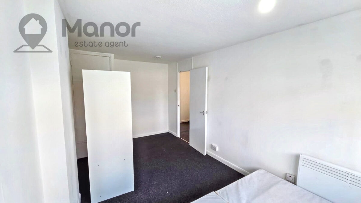 Sussex Close, Ilford, IG4 5DP