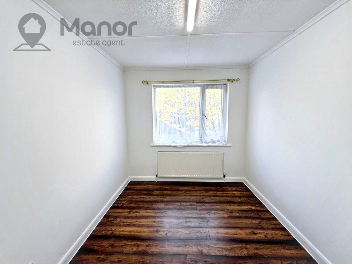 Clayhall Avenue, Clayhall, IG5 0NY