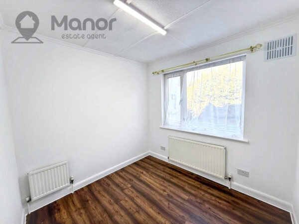 Clayhall Avenue, Clayhall, IG5 0NY