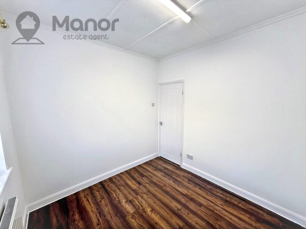 Clayhall Avenue, Clayhall, IG5 0NY