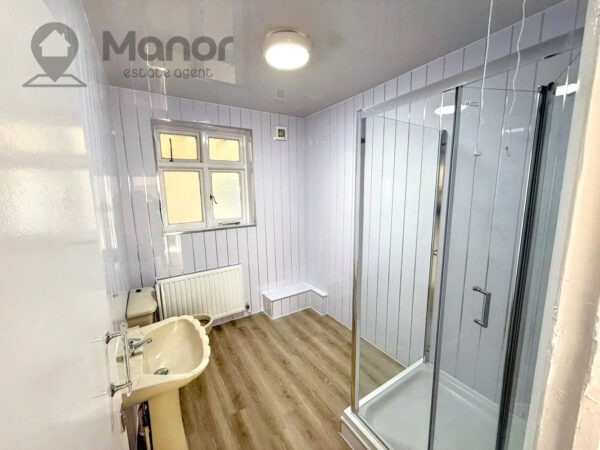 Clayhall Avenue, Clayhall, IG5 0NY