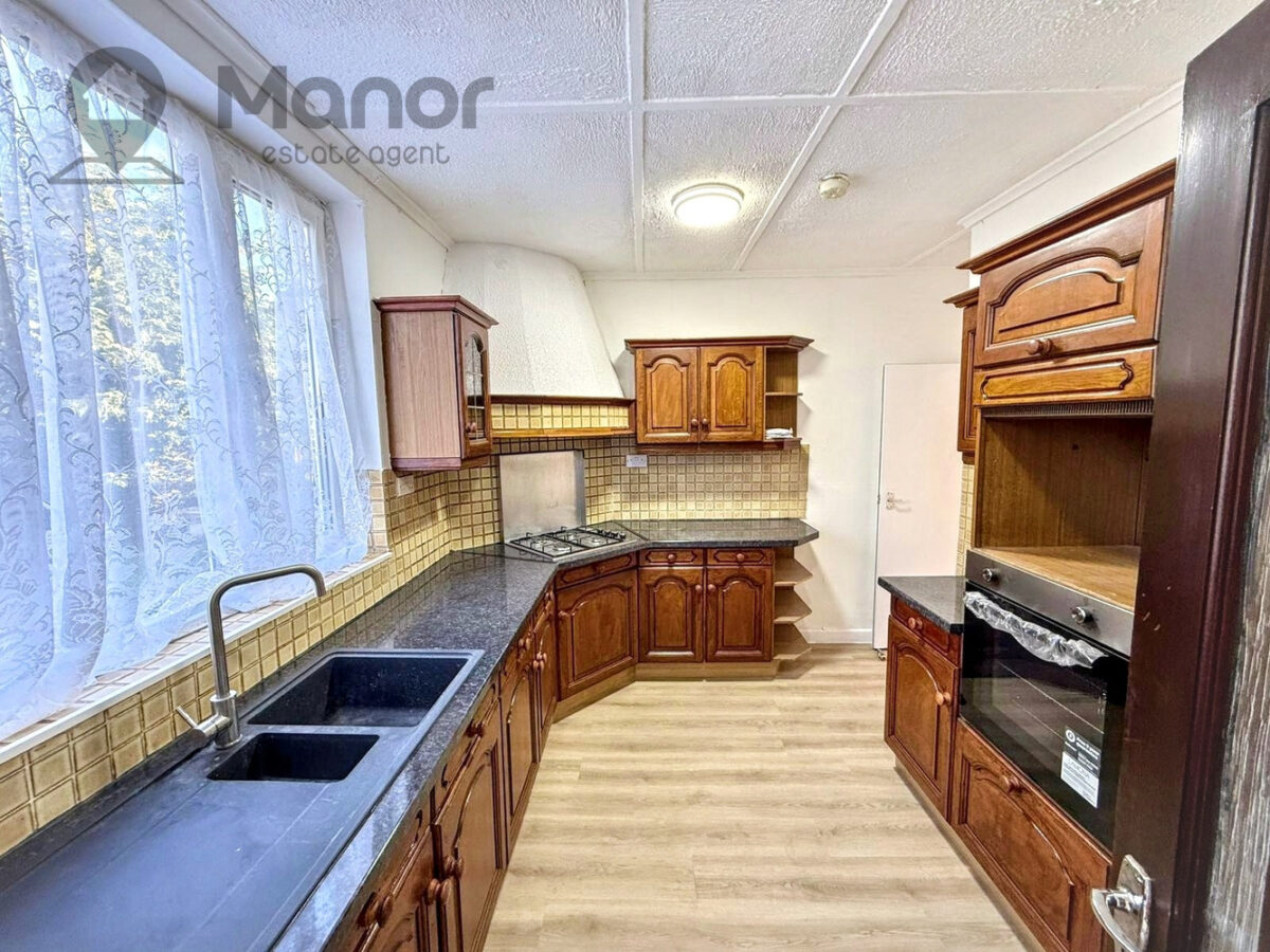 Clayhall Avenue, Clayhall, IG5 0NY